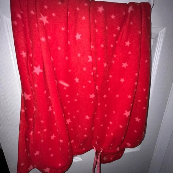 Cuddl Duds Red Star Fleece Robe - Picture 5 of 7